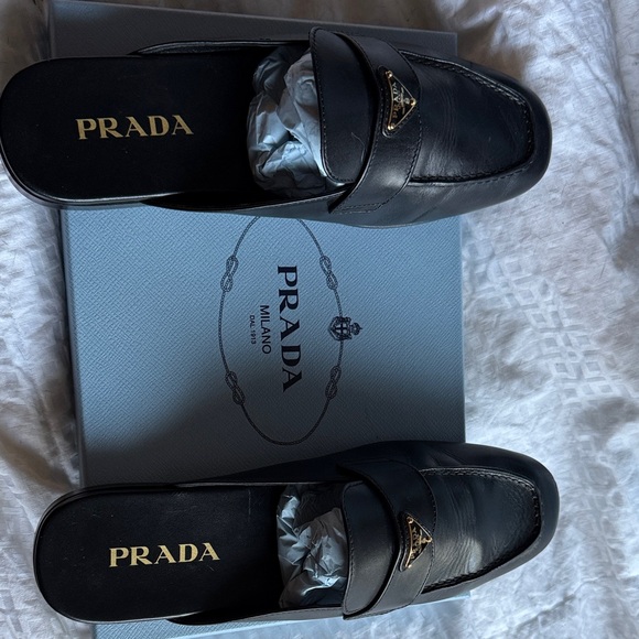Prada Women’s Calzature Donna Black Leather Slip-On Loafers size 40 - Picture 5 of 11